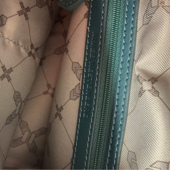 Aimee Kestenberg Green Velvet Crossbody Bag NWOT - Picture 5 of 7